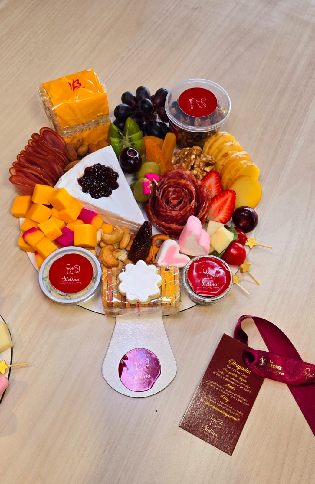 Tábua de Frios — 3 pessoas da Sídina Momentos Gourmet, com queijos, frios e acompanhamentos
